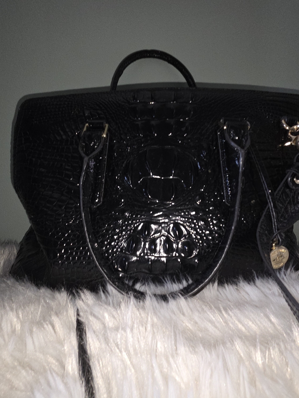 Brahmin Black Croc-Embossed Patent Satchel with Gold Charm. Luxury - Picture 8 of 8